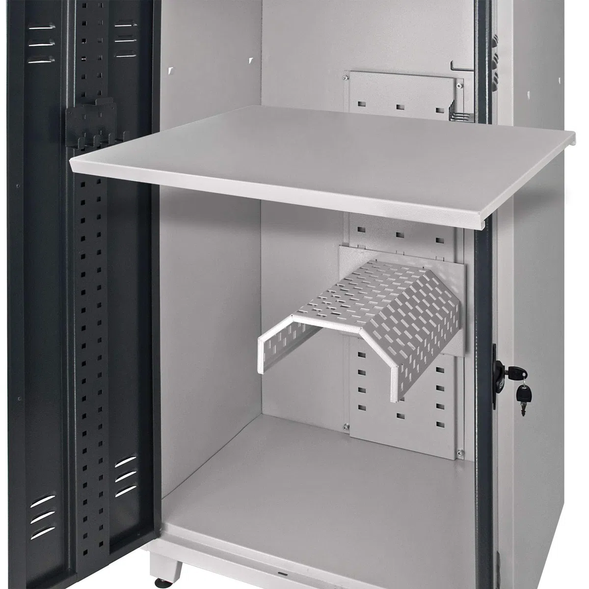 DEMA Sattelschrank Kentucky Metallschrank Sattelspind 2 Sättel