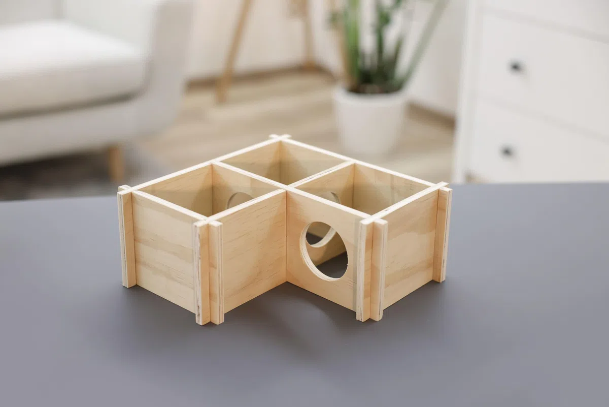 Kerbl Pet Hamsterhaus, 24x24x11 cm, Holz, 3 Kammern á 9,5x9,5 cm, Stecksystem, abnehmbares Dach