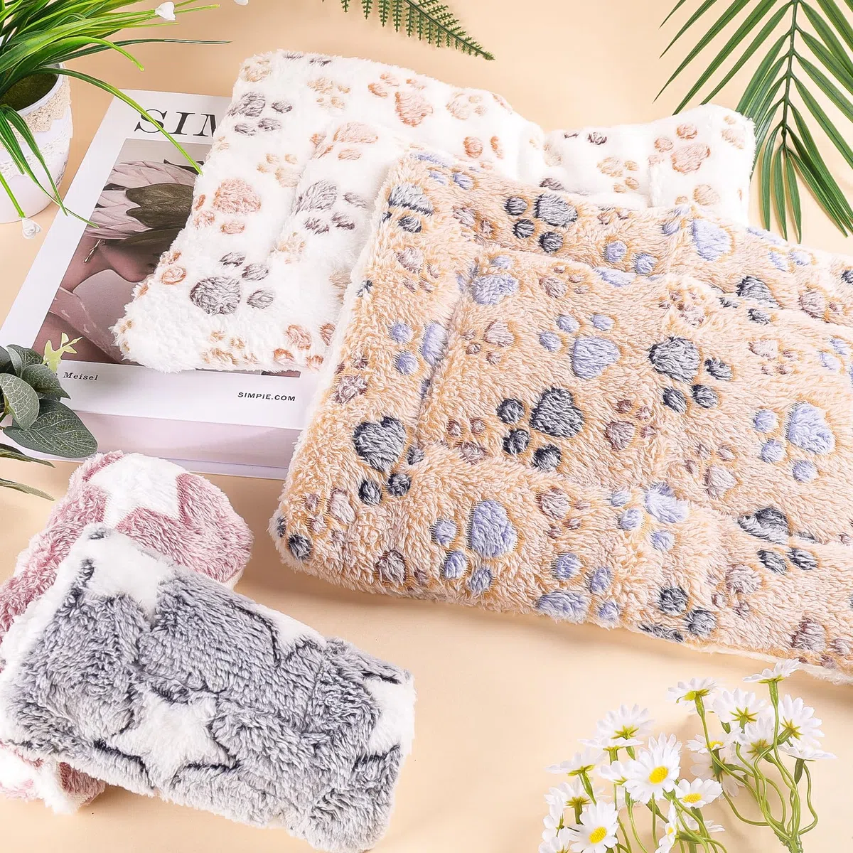 4Stück Kleintier Plüschbett Set, Flauschiges Kleintierbett, Waschbares Plüschbett für Meerschweinchen Kaninchen Hamster, Warme Kuschelmatte für Käfige, Weiche Fleece Decke für Kleintiere